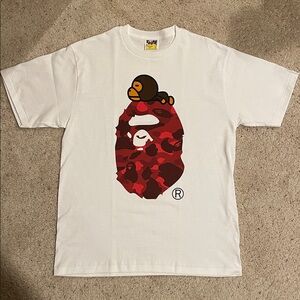 NWOT BAPE RED CAMO TEE JAPAN SZ LARGE